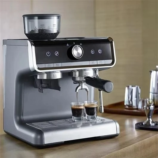 Macchina da Caffè Espresso Bre - Breville Espresso Barista Express recensione e prezzo